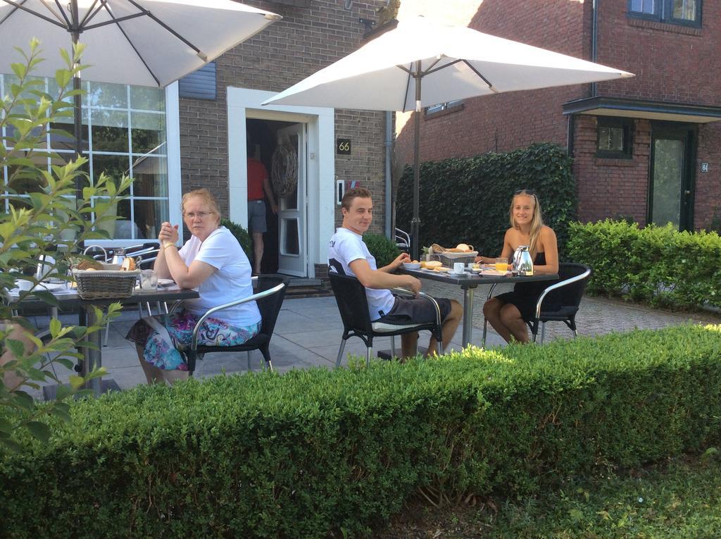 Oranje Hotel 2*